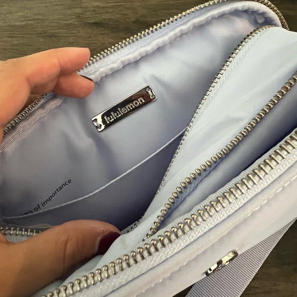 Lululemon Camera Bag - Picture 7 of 7